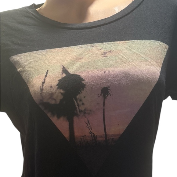 Chic Black Fringe Graphic Tee - Picture 8 of 12